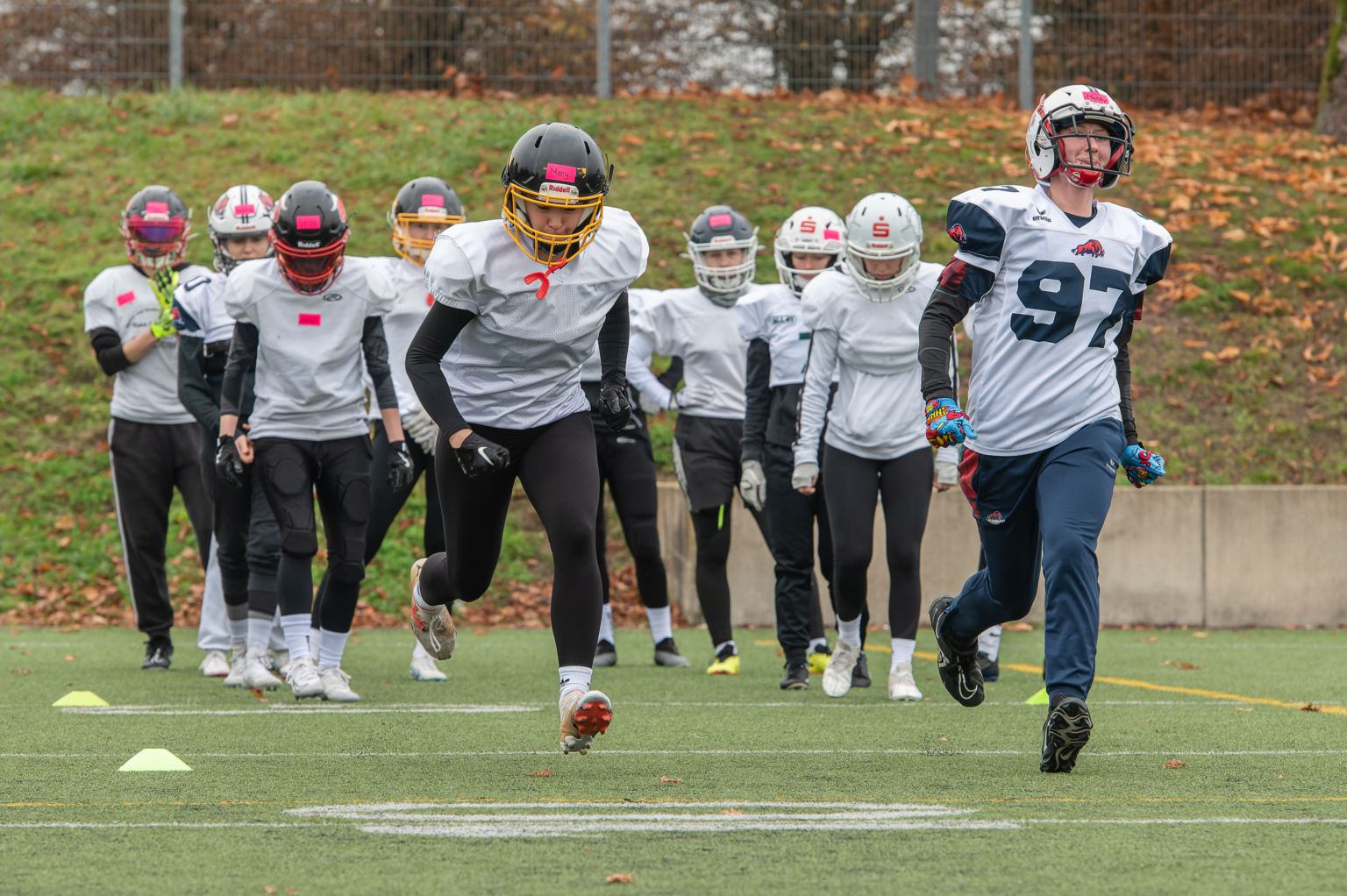 Die Spielgemeinschaft Cowboys/Razorbacks war beim Herbst-Camp der Schwäbisch Hall Unicorns Women. Zwei Tage Football-Training, Theorie und Scrimmage!