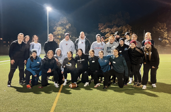 Nach dem NFL-Spiel in Berlin selbst Football ausprobieren? Die Munich Cowboys Ladies gaben Frauen in München die Chance, American Football im Probetraining zu erleben.