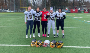 Fünf Athletinnen der Spielgemeinschaft SG Cowboys/Razorbacks nahmen am offenen Tryout der deutschen Frauen-Nationalmannschaft im American Football in Stuttgart teil. Kiliane Schramm, Mery Nguyen, Adriana Bönisch, Hanna Rötzer und Laura Siebmanns nutzten die Chance, sich im Auswahlprozess für den kommenden EM-Zyklus zu präsentieren.